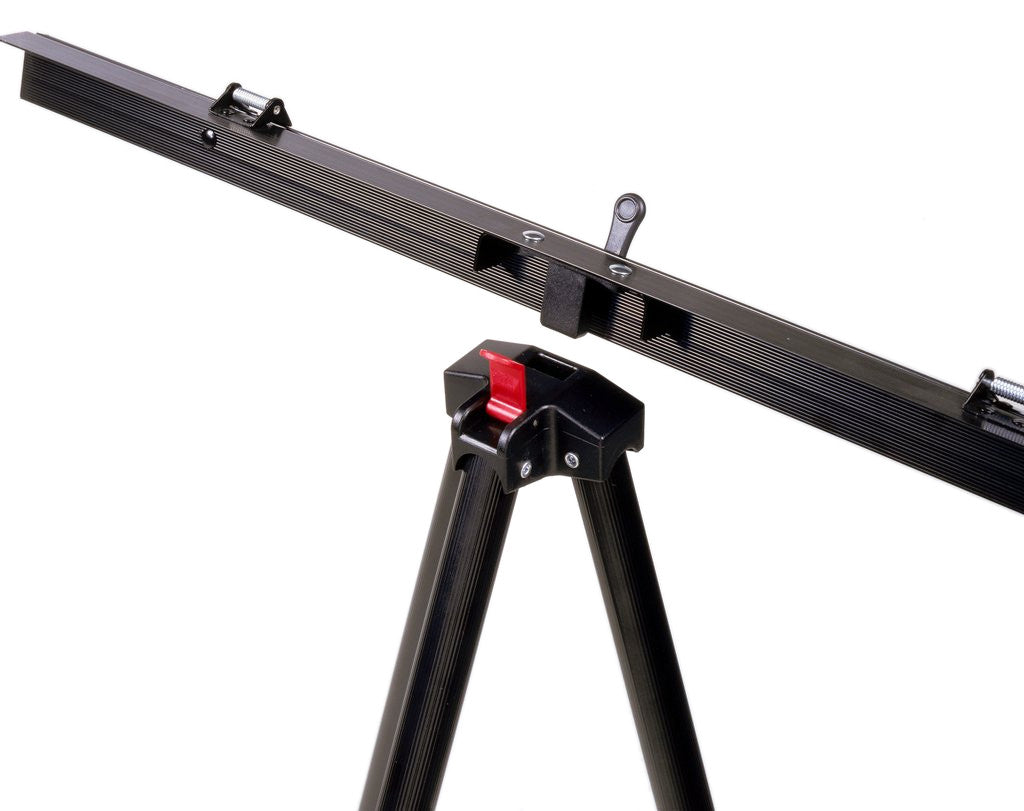 Lightweight Aluminum Flip-Chart Presentation Easel. Easel pad holder with locking mechanism 